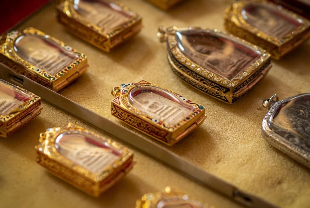 พระเครื่อง เป็นหนึ่งในรูปแบบของมงคลเสริมโชคลาภ