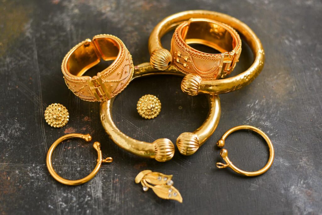 เครื่องประดับทองคำ ทองเก่าโบราณ